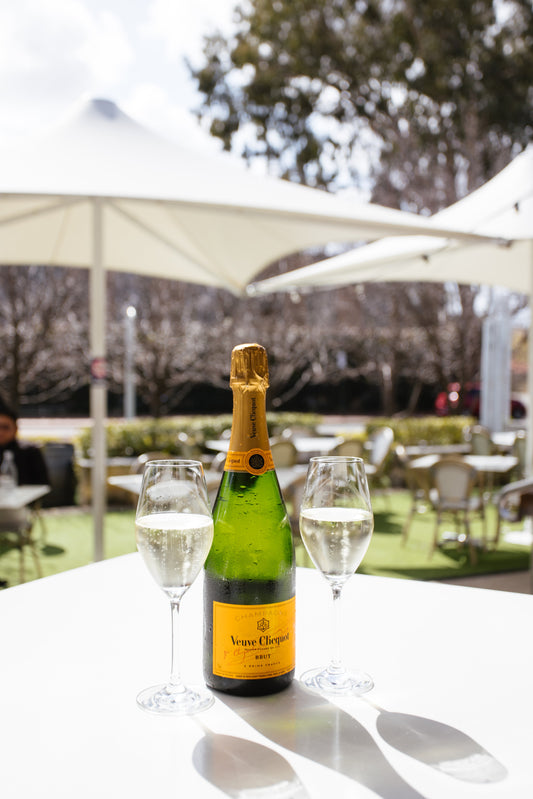 Spring in Perth’s Western Suburbs: $99 Veuve Clicquot & $3 Oysters at Steves